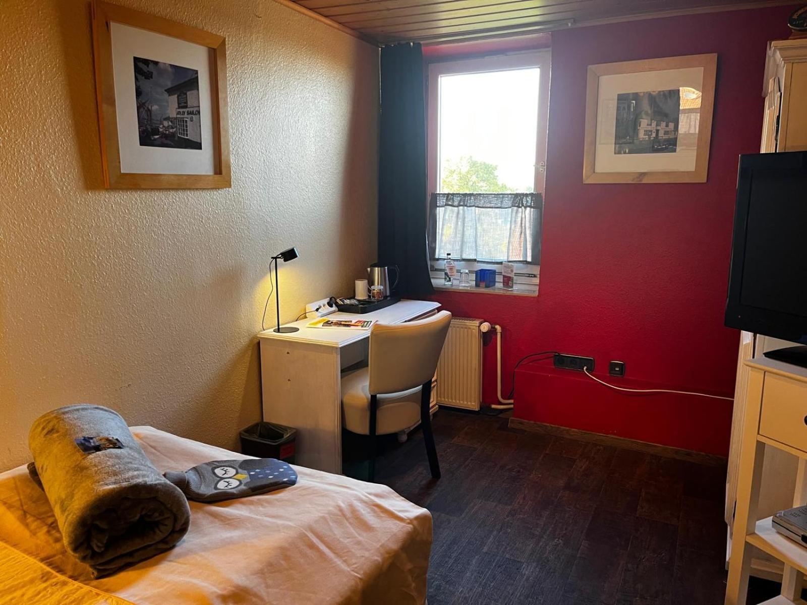 Henblas Hotel Neuenrade Exteriör bild