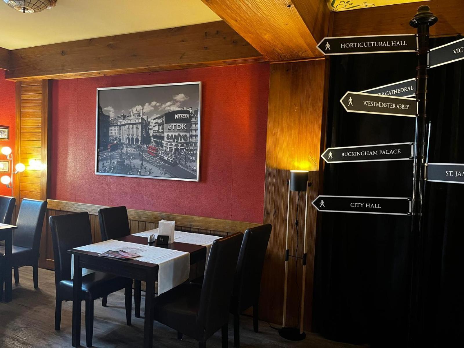 Henblas Hotel Neuenrade Exteriör bild