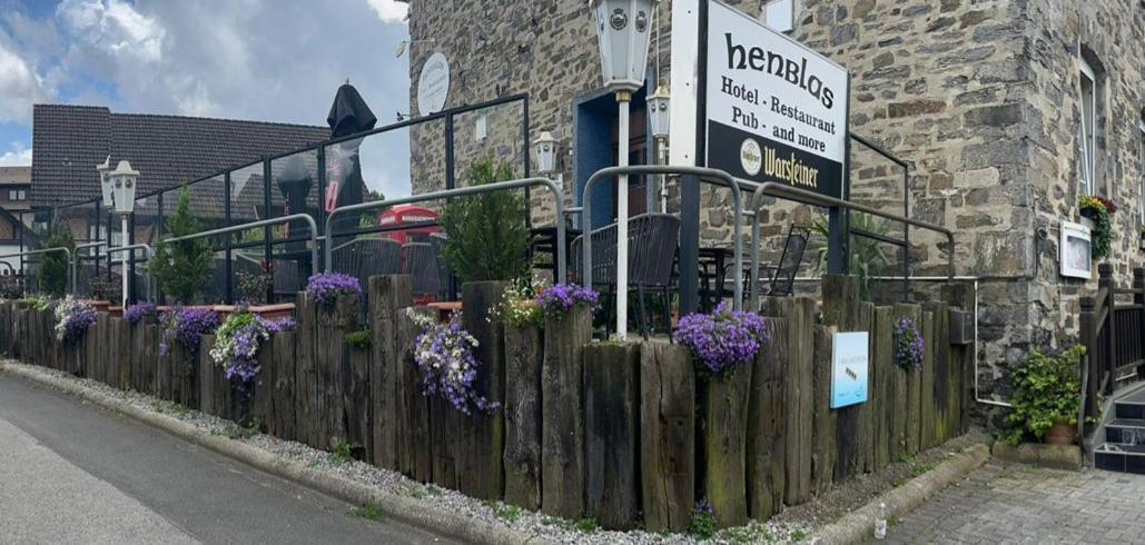Henblas Hotel Neuenrade Exteriör bild