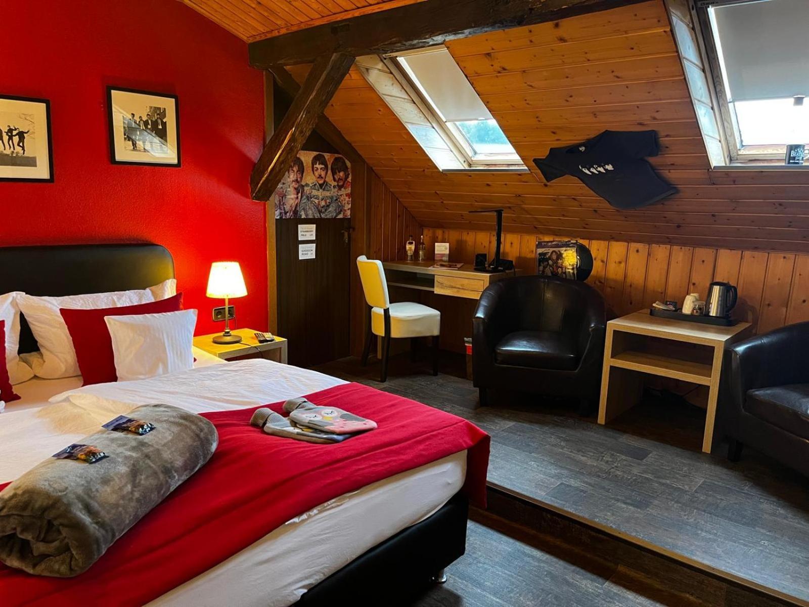 Henblas Hotel Neuenrade Exteriör bild