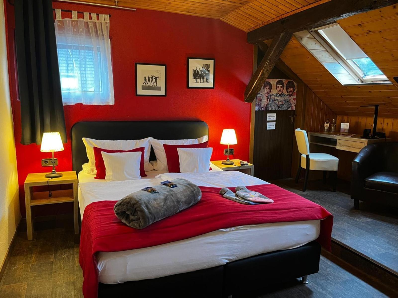 Henblas Hotel Neuenrade Exteriör bild