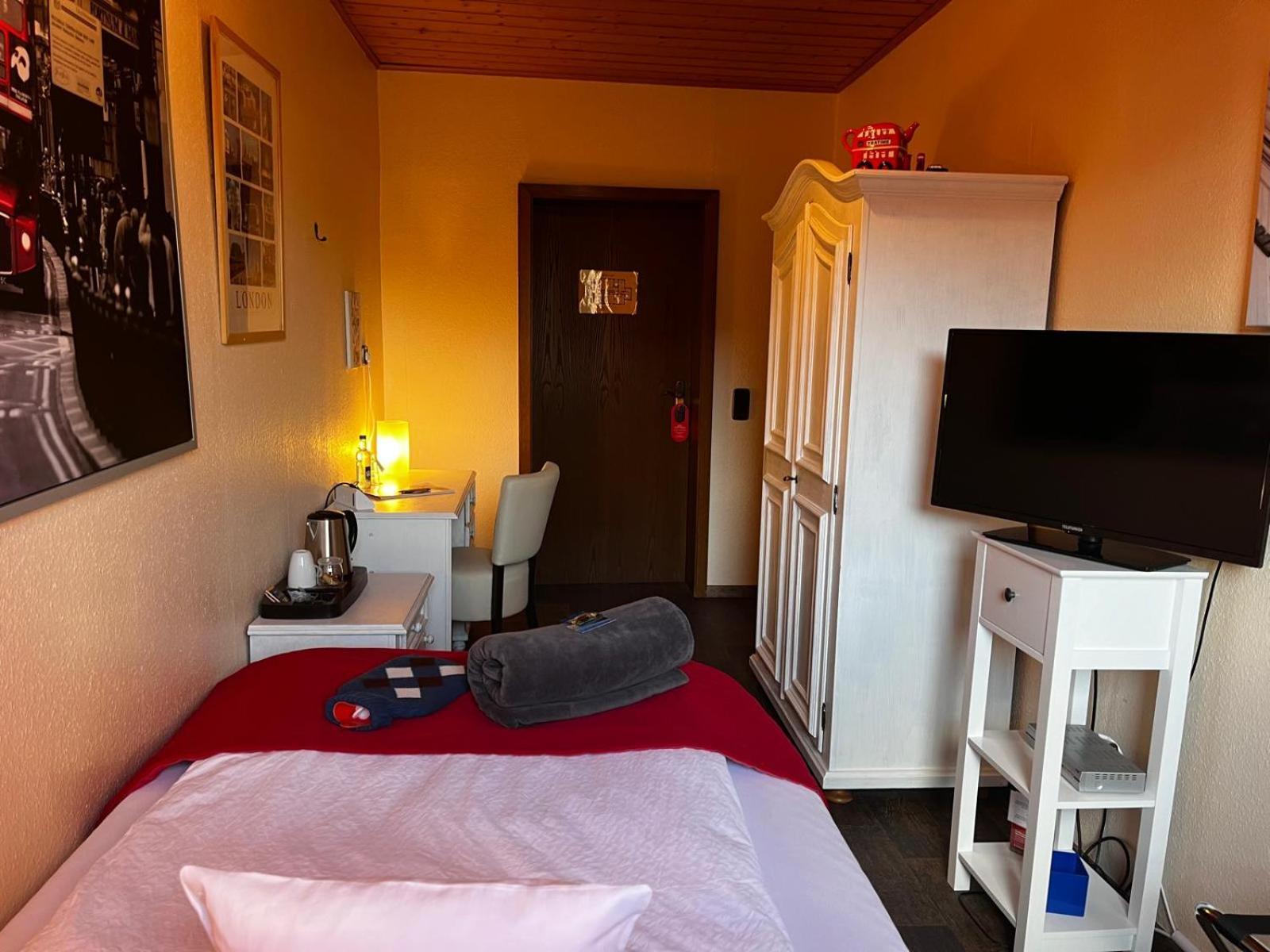 Henblas Hotel Neuenrade Exteriör bild