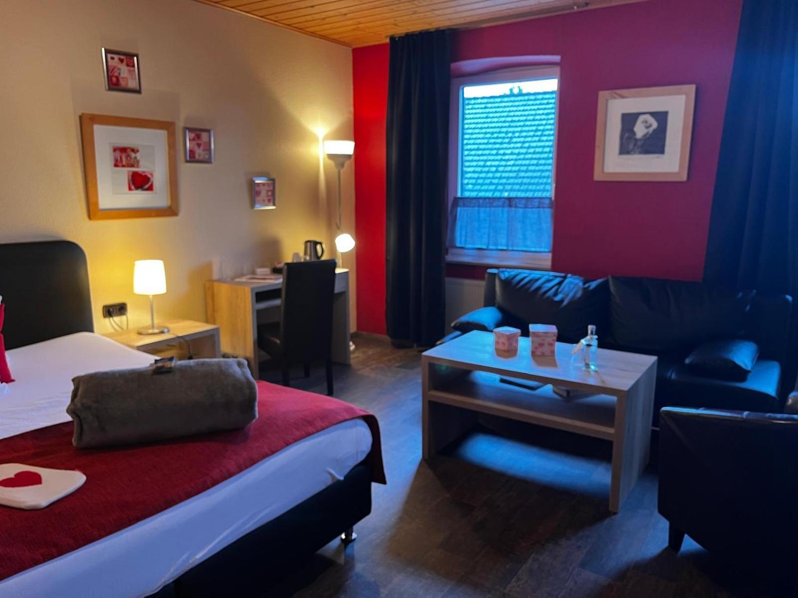 Henblas Hotel Neuenrade Exteriör bild